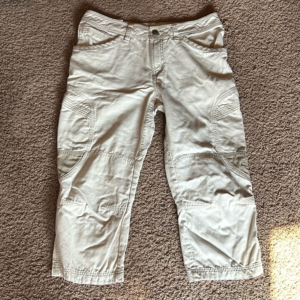kEEN PANT ANATOMY Woman’s cargo pants size 12 capris beige 34”x32 length…